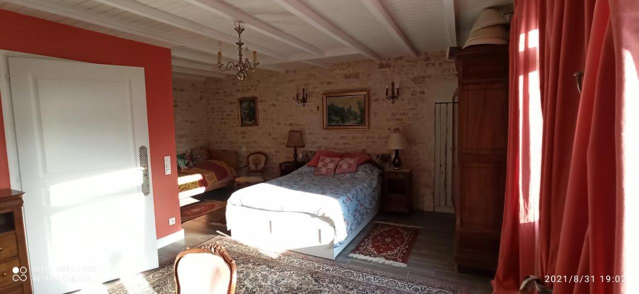 Chez Marek Et Urszula Bed & Breakfast Le Langon ภายนอก รูปภาพ